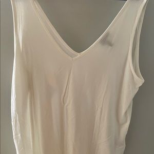 V-neck tank fitted XL cream color
